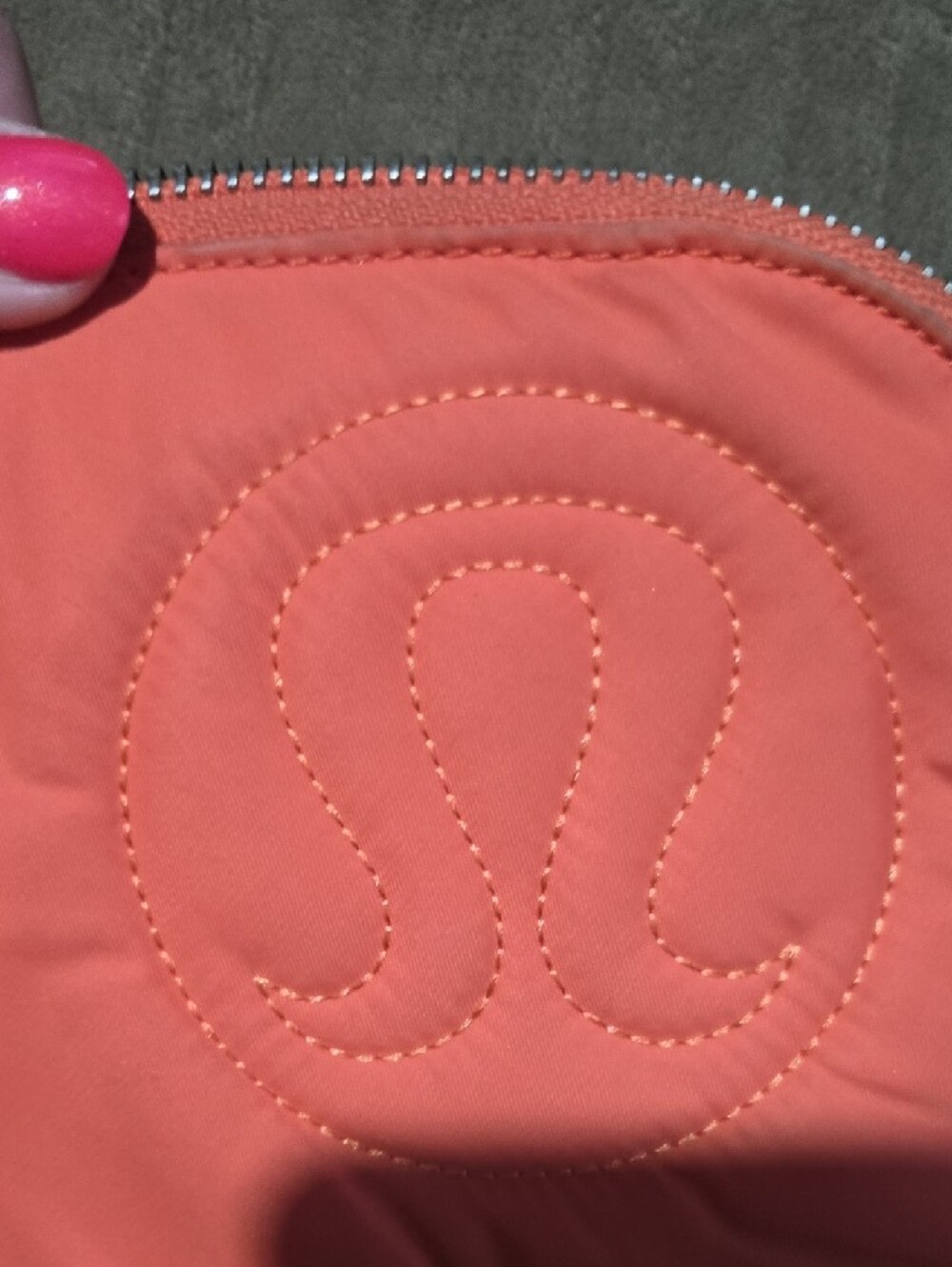 lululemon athletica Now And Always Pouch Puffy - Picture 4 of 4